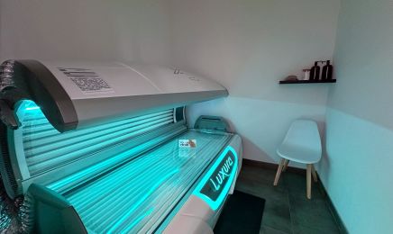 AJ Institut  - Centre de bronzage, hammam, ongles, cils et sourcils : Manucure à Perpignan