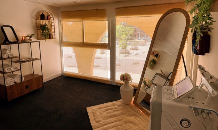 Selma Room Beauty - Lot 1er étage : Institut de beauté à Fréjus
