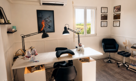 Au palais des ongles by Émilie  : Coiffeur à Cuxac-d'Aude