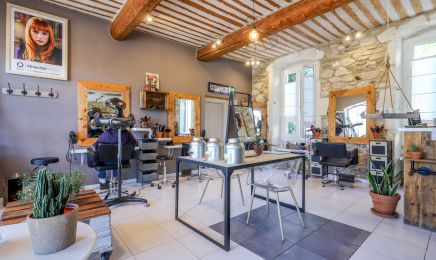 Caroline & Vous Experte Visagiste, Spécialiste Trichologue (maladies du cuir chevelu) : Coiffeur à Eyragues