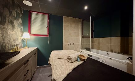 Yvalice | Salon de Beauté  : Manucure à Remouillé