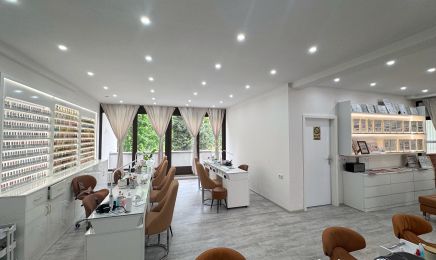 Elite Nails & Lashes : Kosmetikstudio in Fürth