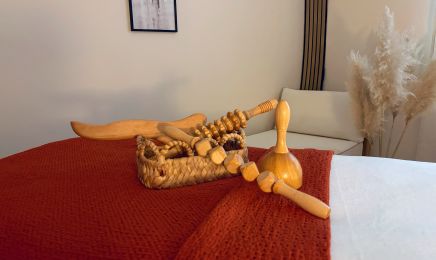 Alice Florens - Massage bien-être et Kobido : Manucure à Le Tholonet