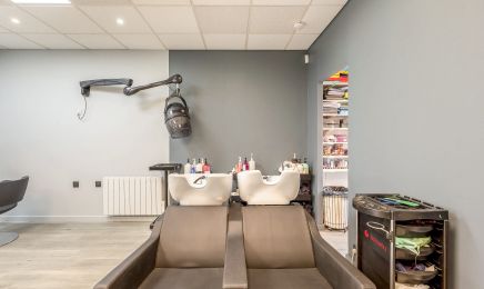 Image IN coiffure  : Coiffeur à La Biolle