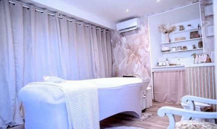 Ô Soins Dorés - Head Spa & Drainage Lymphatique  : Manucure à La Cadière-d'Azur