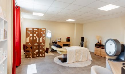 Dermalys - Expertise Soin du visage - Soin du corps - Soin du cuir chevelu - Marly / Metz : Manucure à Marly