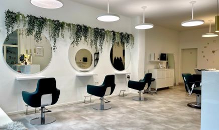 aestHAIRtic - Friseursalon: Kosmetikstudio in Bochum