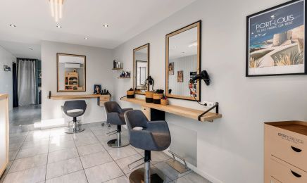 L'instant C : Coiffeur à Port-Louis