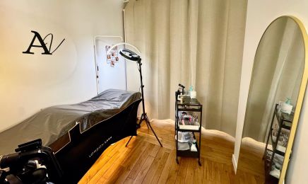 Ambre VATIN - Cils, sourcils et Spray Tan Paris : Institut de beauté à Paris