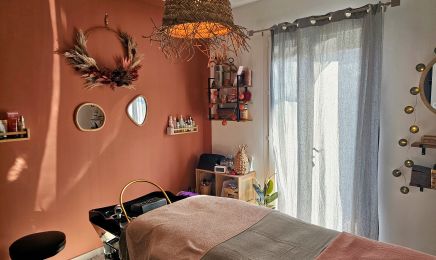Une Pause avec Dadoune - KOBIDO / MASSAGE VISAGE LIFTANT  : Coiffeur à Marignane