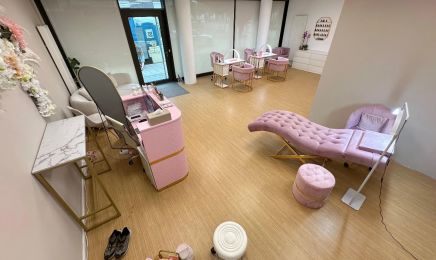 The Others Nagelstudio & Beauty München: Kosmetikstudio in München