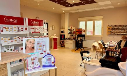 Elisa Institut de Beauté : Manucure à Chambly