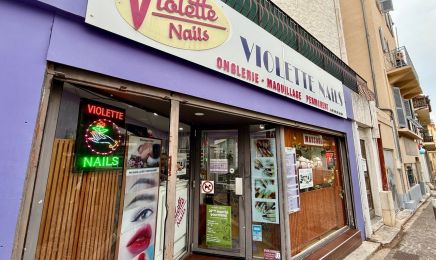 Violette Nails : Institut de beauté à Antibes