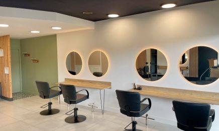  Atypic L'Atelier d'Artisans Coiffeurs : Institut de beauté à Theix-Noyalo
