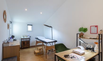 M & VOUS  : Institut de beauté à Rochefort-du-Gard