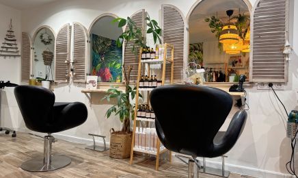 Aurélie Coiffeuse Privée & Thérapeute Capillaire : Coiffeur à Cuers