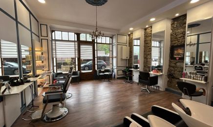 La Bien Être Galerie By Roberto Stari : Coiffeur à Tenay