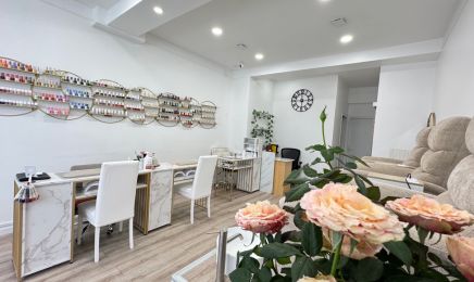 LUCKY NAILS Nails & Beauté  : Manucure à Paris