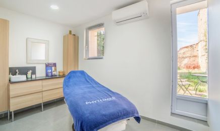 Potins de Femmes : Manucure à Garéoult