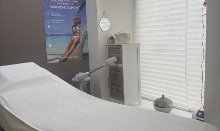 Essence Beauté : Manucure à Charolles
