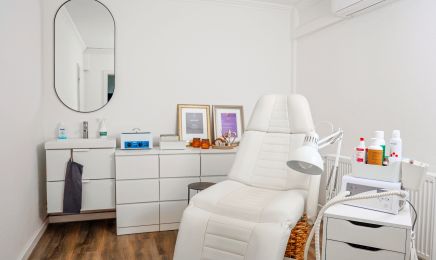 Naraa Cosmetics: Kosmetikstudio in Lübbecke
