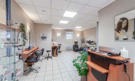 Le petit salon de Cassy  : Coiffeur à Montrond