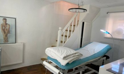 Institut Caroline Denat : Manucure à Chamalières
