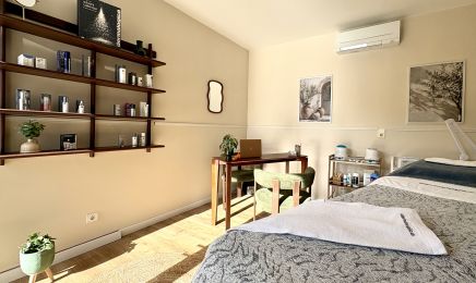 Maison Coralie | Expertise de la Peau - Dermalogica - Kobido - LED Thérapie : Manucure à Écouflant