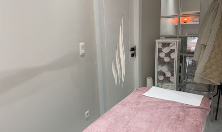 Centre d'esthetique Sharma : Manucure à Saint-Gilles