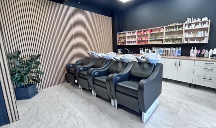 L'Instant Coiffure : Manucure à Colomiers