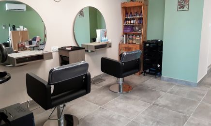 Berang Hair : Coiffeur à Yzernay