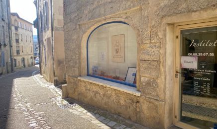 Un parfum de Bienveillance : Manucure à Périgueux
