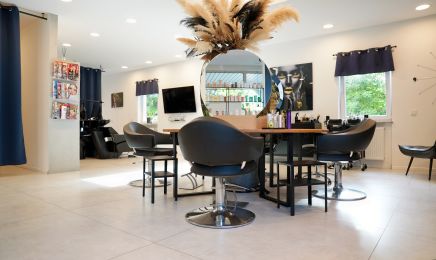 Reka Haas Friseure: Friseur in Ottobrunn