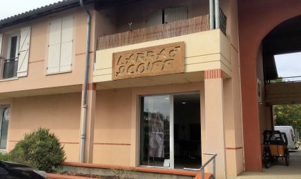 Carla chez Larra Coiff'  : Coiffeur à Larra