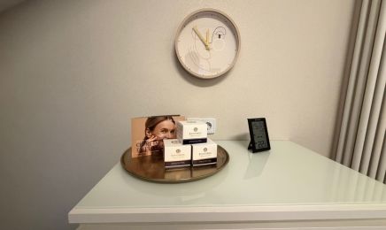Derma Beauty Institut Laura Herresbach: Nagelstudio in Schmelz