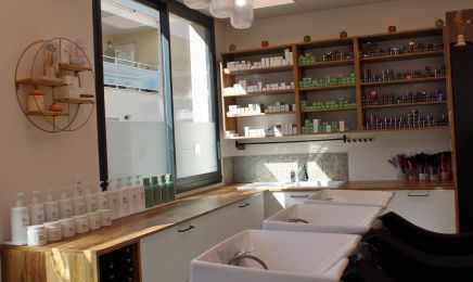CHLOE Maître-Artisan Coiffeur  : Coiffeur à Les Angles