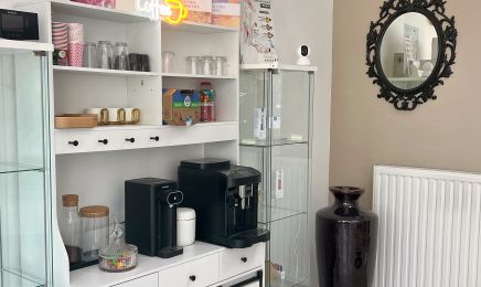 Mina'Cure : Manucure à Schaerbeek