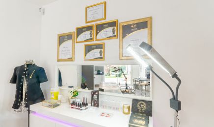 Zhanna Martini ACADEMY Maquillage permanent : Institut de beauté à Allauch