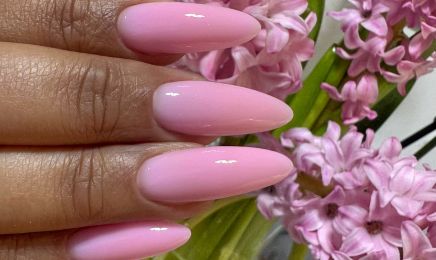 ONGLES INFINI chez Haya Beauty : Manucure à Marseille