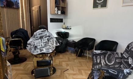 Zeneli  : Barbier à Caen
