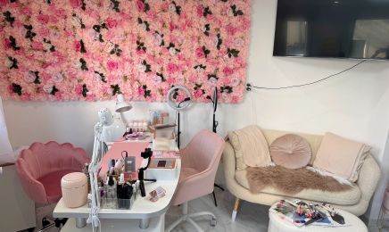 Miss Gold Nail Bar : Institut de beauté à Colombes