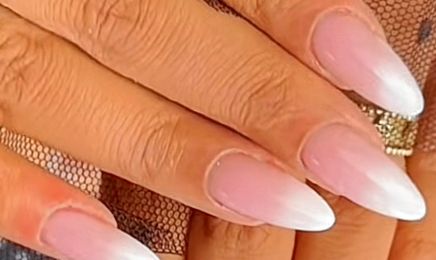 Ongle by M chez Studio 2k21 : Manucure à Six-Fours-les-Plages