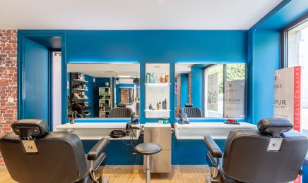 Couleurs du temps : Coiffeur à Saint-Jean-d'Angély