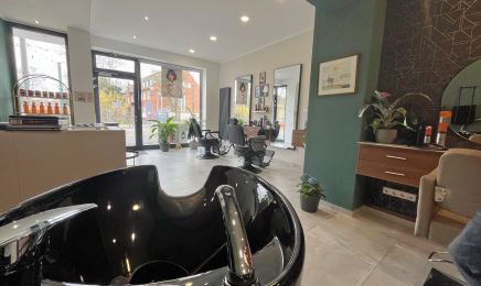 F & M Friseursalon: Friseur in Düsseldorf