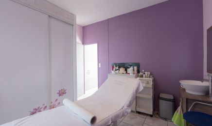 Emilie esthetique  : Manucure à Cognac