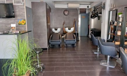 L’hair du temps (De mèches avec vous) : Coiffeur à Martigues