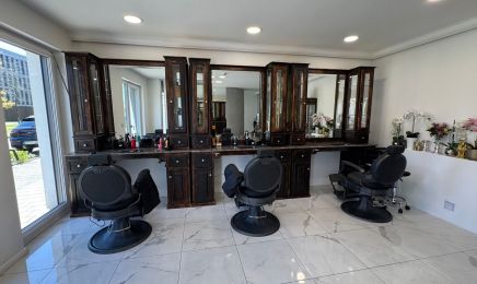 LA BARBER: Kosmetikstudio in Düsseldorf
