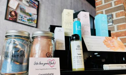 We Love Your Nails: Kosmetikstudio in Leonberg