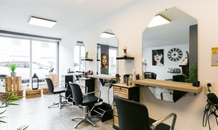 Au petit salon  : Coiffeur à Castets