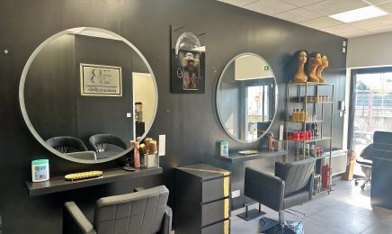 KH BEAUTY STUDIO : Coiffeur à Persan
